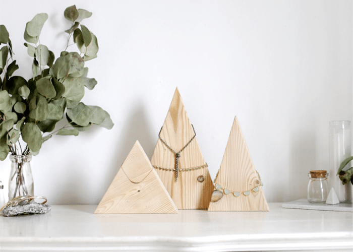 10 DIY Jewelry Holders