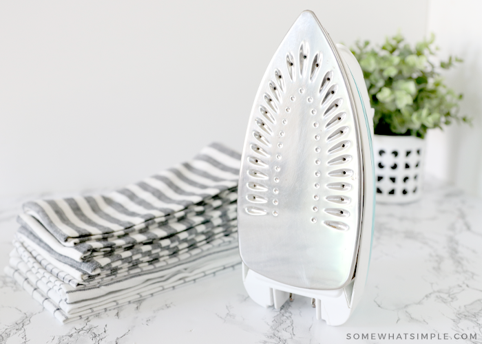 How to Easily Clean Your Iron