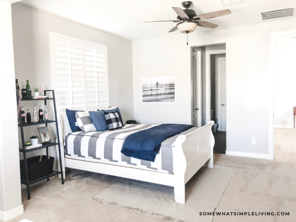 view of the bed in a Modern Coastal Teenage Boy Bedroom